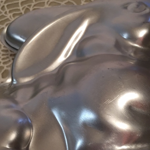 Vintage 3D Bunny Rabbit Cake Pan Mold - Picture 11 of 15